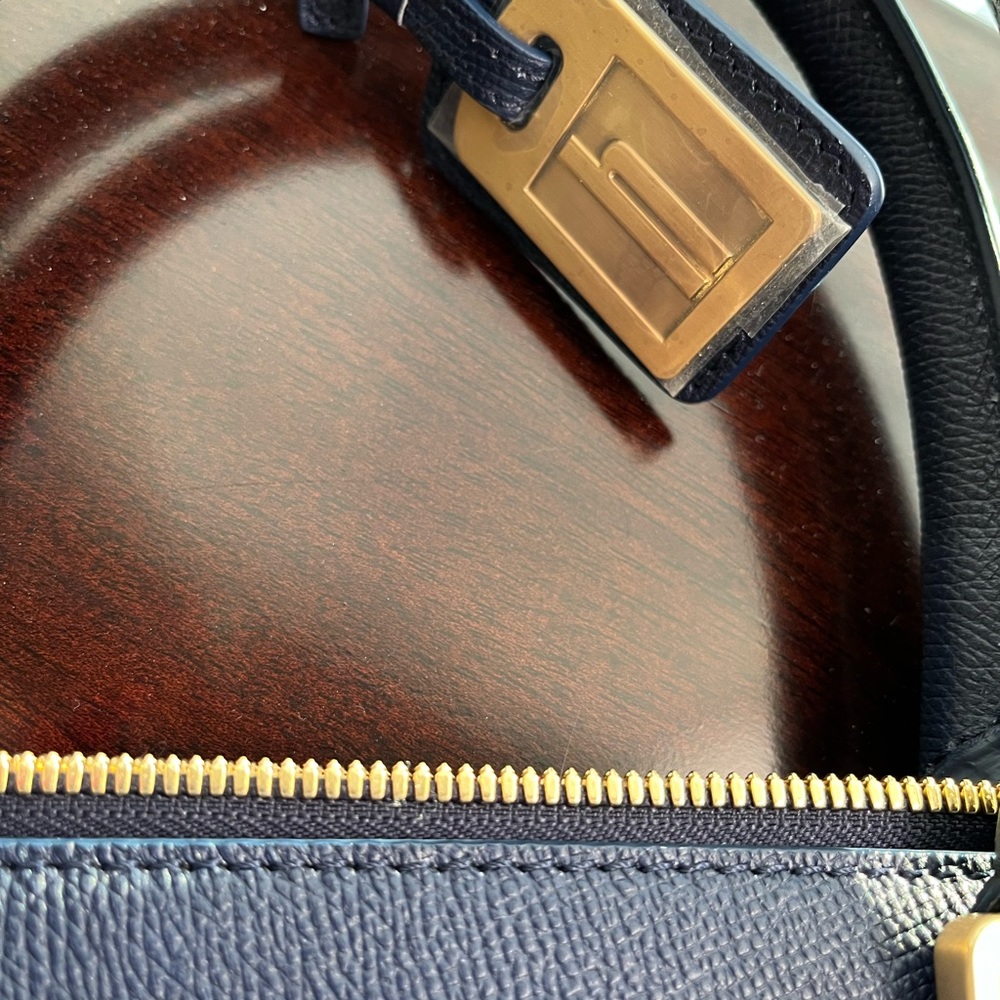 NWOT Hartmann since1877creates luxurious leather travel bags.Navy Slim Briefcase - Picture 9 of 15